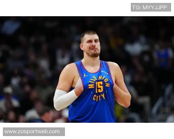 约基奇半场表现惊艳11投7中斩获17分10篮板5助攻1盖帽 约基奇半场表现惊艳11投7中斩获17分10篮板5助攻1盖帽